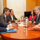 Reunión entre PP y PSOE para la investidura en Las Cortes.