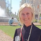 Rosa Díez en la plaza del Ayuntamiento de Valencia