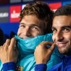 Marcos Alonso y Ferrán Torres, en el banquillo de Cornellá.