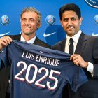 Nasser Al-Khelaifi y Luis Enrique, en la presentación del asturiano como nuevo técnico del PSG.