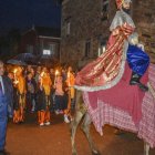 Miguel Ángel Revilla recibe al cartero de los Reyes Magos