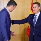 Pedro Sánchez junto a Alberto Núñez Feijóo