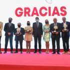 Los premiados junto al presidente Ximo Puig, Carlos Mazón y dirigentes de AEFA