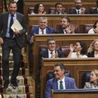 Óscar Puente con zapatillas en el Congreso