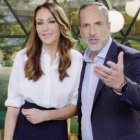 Los presentadores de '¡De viernes!', Bea Archidona y Santi Acosta, la nueva apuesta de Telecinco para sustituir al 'Deluxe'.