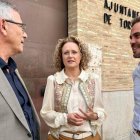 La alcaldesa Amparo Folgado (PP), el 1r Teniente alcalde, Guillermo Alonso (VOX) y el concejal de hacienda, Pepe Maroto (PP) - AJUNTAMENT DE TORRENT