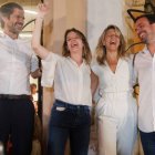 La líder de Sumar, Yolanda Díaz, celebra los resultados del 23J en su sede junto con Ernest Urtasun, Elizabeth Duval y Alberto Garzón.