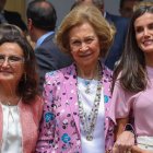 LAs Reinas Sofía y Letizia y Paloma Rocasolano, en una imagen reciente.