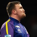 Luke Littler, en las semifinales del Mundial de Dardos