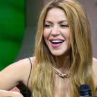 Shakira está disfrutando de lo lindo de su soltería.