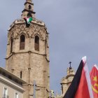 Bandera de Palestina en el Micalet y banderas comunistas