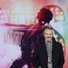 Miguel Bosé estrena el próximo lunes 6 su serie en Telecinco.