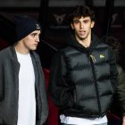 Los lesionados Gavi y Joao Félix, anoche en Montjuic, antes del Barça-Granada.