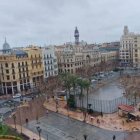 La plaza del Ayuntamiento de Valencia a viernes 16 de febrero / Sonia García.