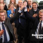 Feijóo y Rueda celebran la victoria del PP en Galicia durante la reunión del partido en Madrid (Foto: Mudarra)