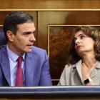 Pedro Sánchez junto a María Jesús Montero