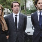 Alonso Aznar, junto a sus padres, Ana Botella y el ex presidente.