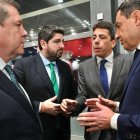 Los presidentes autonómicos, Emiliano García Page, el de Murcia López Miras, el de la Generalitat Valenciana Carlos Mazón y el andaluz López Miras en Fitur.