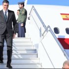 Pedro Sánchez baja del Falcon