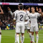 Los jugadores del Real Madrid celebran un gol.