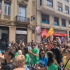 Bandera de Palestina y la estelada independentista en la huelga educativa de Valencia.