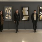 La secretaria autonómica, Pilar Tébar Martínez, la directora adjunta de l’IVAM, Sonia Martínez; la concejal de Alicante, Nayma Beldjilali Pére y la conservadora  y responsable de les col·leccions del Museu d’Art Contemporani d’Alacant (MACA), Rosa Castells, presenten la mostra ‘Sempere a París’.
Fotografías Miguel Lorenzo