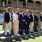 Varios de los presidentes y presidentas autonómicos del PP junto a Feijóo en un acto del partido.