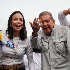 Maria Corina Machado y Edmundo Gonzalez, favoritos ante Maduro.