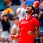 Carlos Alcaraz celebra su victoria en cuartos de final frente al estadounidense Tommy Paul