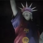 Una imagen de la Estatua de la Libertad vestida del Barça