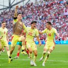 Juanlu y el resto de jugadores celebran el gol de la victoria frente a Marruecos en las semifinales de los JJOO.