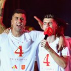 Rodrigo Hernández y Álvaro Morata en la celebración de la Eurocopa 2024