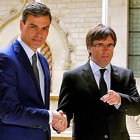 Pedro Sánchez junto a Carles Puigdemont