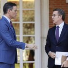 Pedro Sánchez junto a Núñez Feijóo