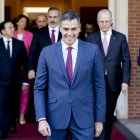 (Foto de ARCHIVO)
El presidente del Gobierno, Pedro Sánchez, sale a recibir a los participantes de una reunión acerca del conflicto entre Palestina e Israel, en el Palacio de la Moncloa, a 13 de septiembre de 2024, en Madrid (España). Al encuentro, celebrado bajo el título 'Reunión de Madrid: por la aplicación de la solución de los dos Estados', han asistido ministros tanto árabes, pertenecientes al Grupo de contacto árabe-islámico para Gaza, como europeos para consensuar medidas para impulsar el diálogo y la paz en Oriente Medio y hablar sobre cómo hacer efectiva dicha solución.

A. Pérez Meca / Europa Press
13 SEPTIEMBRE 2024;PARTICIPANTES;REUNION;CONFLICTO;PALESTINA;ISRAEL
13/9/2024