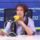 Maruja Torres visita a Àngels Barceló en 'Hoy por hoy'