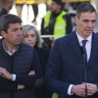 Carlos Mazón junto a Pedro Sánchez en la visita del jefe del Ejecutivo a Valencia por el incendio de Campanar