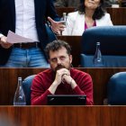 El diputado de Más Madrid en la Asamblea de Madrid, Pablo Padilla, durante un pleno en la Asamblea de Madrid.