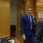 (Foto de ARCHIVO)
El presidente del Gobierno, Pedro Sánchez, a su llegada a una sesión de control al Gobierno en el Senado, a 21 de diciembre de 2022, en Madrid (España).  El presidente del Gobierno, Pedro Sánchez, y el líder del PP, Alberto Núñez Feijóo, celebran este miércoles su último cara a cara del año en el Pleno del Senado en un clima de tensión y crisis institucional tras la decisión del Tribunal Constitucional de paralizar la ley que buscaba renovarlo.

Jesús Hellín / Europa Press
21 DICIEMBRE 2022;SENADO;CARA A CARA;CONTROL AL GOBIERNO;SESIÓN PLENARIA;SENADORES;
21/12/2022