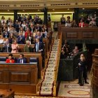 Pedro Sánchez mira a Mari Mar Blanco recibida con aplausos