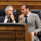 El ministro de Interior, Fernando Grande-Marlaska, y el ministro de Transportes y Movilidad Sostenible, Óscar Puente.