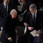 Juan Carlos I y Felipe VI, en el funeral de Constantino en el Reino Unido.