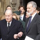 Juan Carlos I y Felipe VI, en el funeral de Constantino de Grecia en WindsorCastle, Berkshire.