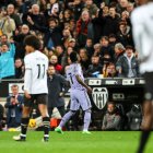 Vinicius celebra un gol en Mestalla.