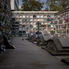 (Foto de ARCHIVO)
Cementerio del barrio de Poblenou, a 25 de octubre de 2024, en Barcelona, Catalunya (España). El cementerio es un museo funerario repleto de esculturas. Es una obra del arquitecto italiano Antonio Ginesi, y fue el resultado de la reconstrucción que tuvo lugar en 1819, tras la destrucción que sufrió el antiguo cementerio del Este en 1775.

Lorena Sopêna / Europa Press
25 OCTUBRE 2024;CEMENTERIO;LÁPIDAS;NOCHE DE MUERTOS;DÍA DE TODOS LOS SANTOS;HALLOWEEN;MUSEO FUNERARIO;CRUCES;NICHOS;PANTEÓN;CATALUÑA;POBLENOU;
25/10/2024