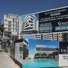 Cartel de una promotora anunciando la construcción de un edificio de viviendas en Madrid (España), a 6 de julio de 2020. El precio medio de la vivienda terminada (nueva y usada) en España ha descendido un 1,1% desde el inicio del estado de alarma, según el índice general de la estadística Tinsa IMIE General y Grandes Mercados.

Marta Fernández / Europa Press
06 JULIO 2020 OBRAS;CONSTRUIR;GRÚA
06/7/2020