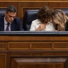 Pedro Sánchez, María Jesús Montero y Yolanda Díaz durante una sesión en el Congreso.