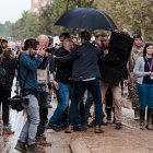 El presidente del Gobierno, Pedro Sánchez, siendo protegido el pasado domingo en Paiporta.