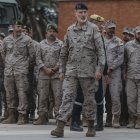 El rey Felipe VI en su visita a la Base Militar 'Jaime I' en Bétera, Valencia.