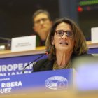 (Foto de ARCHIVO)
La candidata a la vicepresidencia ejecutiva de Transición Limpia, Justa y Competitiva, y a la cartera de Competencia de la Comisión Europea, Teresa Ribera, durante su intervención en el Parlamento Europeo en el proceso de audiencia para la confirmación de su candidatura a la Comisión Europea, en el Parlamento Europeo, a 12 de noviembre de 2024, en Bruselas (Bélgica). Para asumir el puesto que le ha encargado la presidenta de la Comisión, Ursula von der Leyen, Ribera debe responder antes a las preguntas de las comisiones de Asuntos Económicos y Monetarios; Medio Ambiente; Salud Pública y Seguridad Alimentaria e Industria, Investigación y Energía, responsables de evaluar a la candidata. Además, debe responder a una pregunta de otras cinco comisiones en calidad de invitadas: Mercado Interior y Protección del Consumidor; Empleo y Asuntos Sociales; Transporte y Turismo; Desarrollo Regional y Agricultura.

Belga / Europa Press
12 NOVIEMBRE 2024;COMISIÓN EUROPEA;PARLAMENTO EUROPEO
12/11/2024